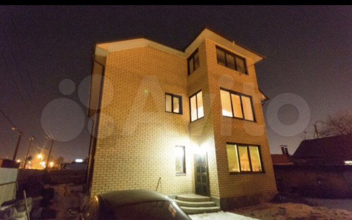 Коттедж 290 м² на участке 3 сот.