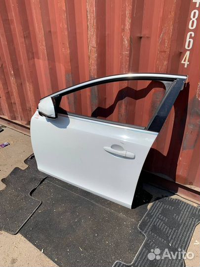 Левая передняя дверь Вольво V40 2поколение хэтчбек