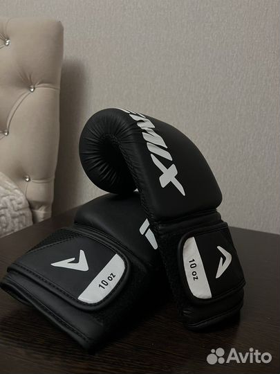 Боксерские перчатки