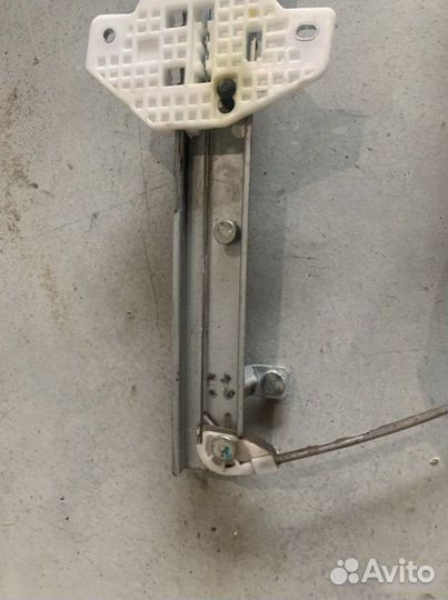 Стеклоподъемник задний правый Hyundai Solaris 1.6