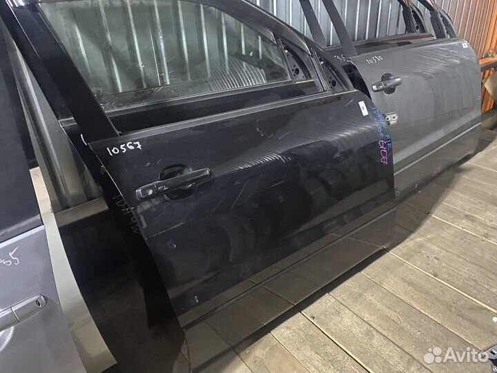 Дверь передняя правая Suzuki Grand Vitara