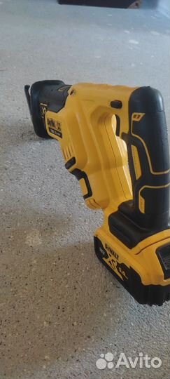 Сабельная пила Dewalt