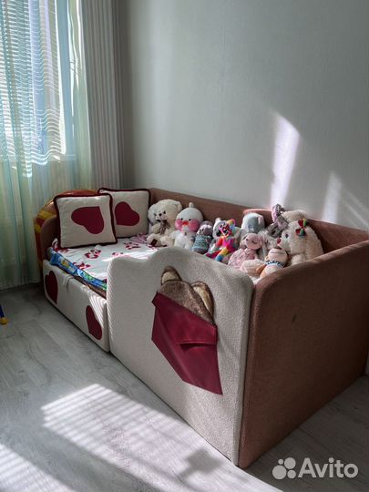 Детская кровать диван с мягкими бортиками