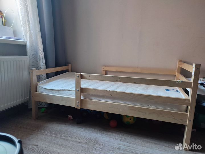 Детская кровать с матрасом