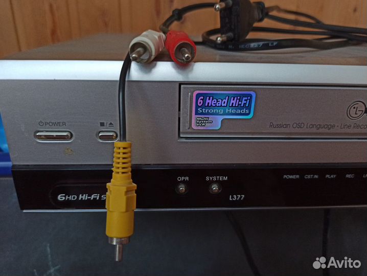 Продается видеомагнитофон LG