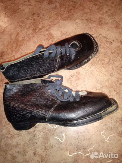 Ботинки лыжные