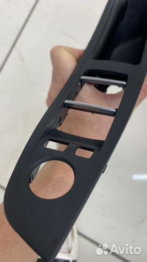 Bmw f10 внутренняя водительская ручка салона