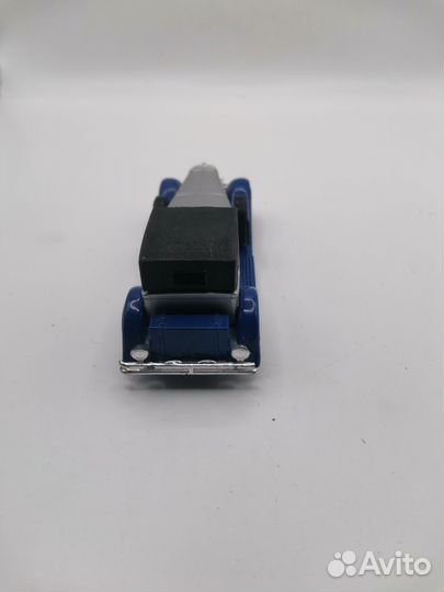 Модель автомобиля yesteryear Y-4