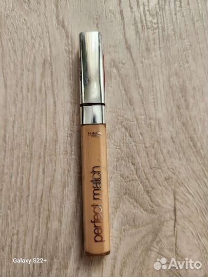 Консилер для лица. Loreal. Тон 3. D/W. Новый