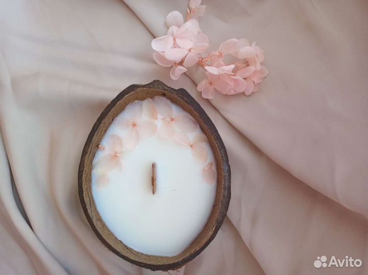 Свеча в кокосе