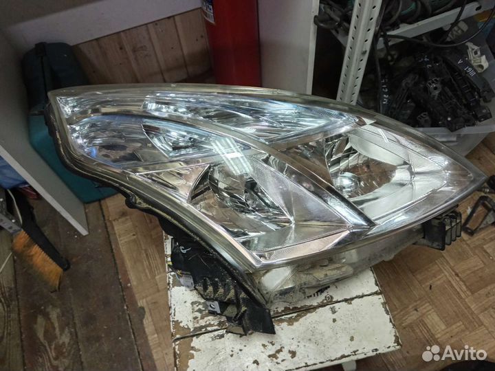 Фара Nissan Teana J32 правая