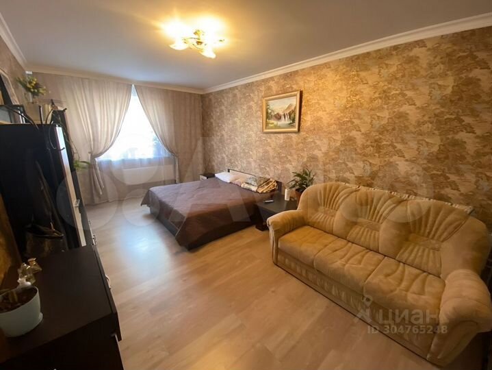 3-к. квартира, 90 м², 1/16 эт.