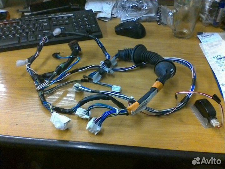 Проводка двери передняя левая Toyota Avensis 2