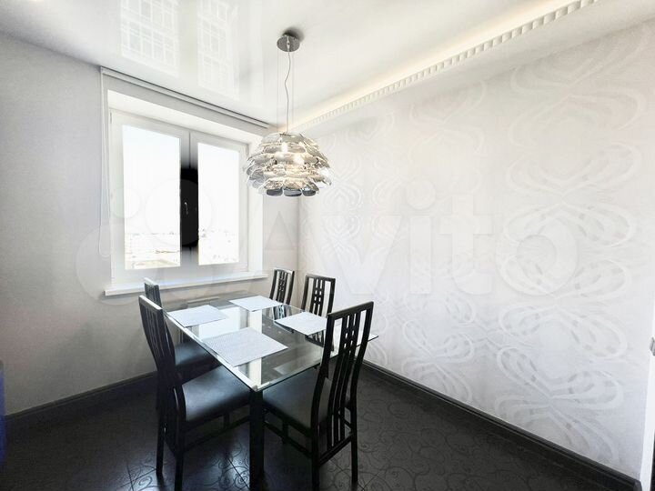 2-к. квартира, 85 м², 8/18 эт.