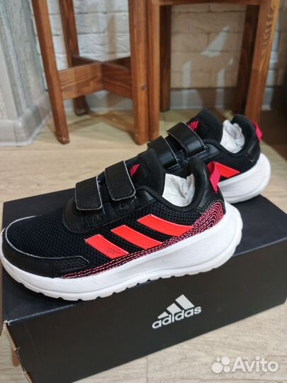 Кроссовки adidas