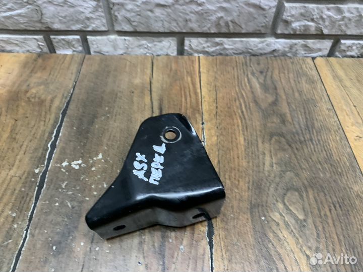 Mitsubishi ASX Кронштейн кпп передний