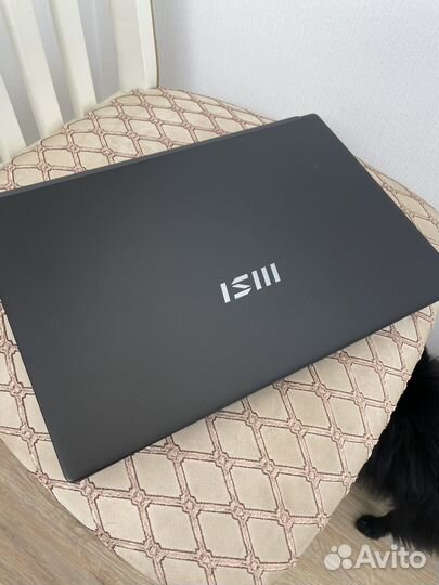 Ноутбук MSI Modern 15 B12M-211RU