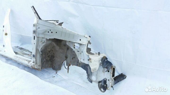 Лонжерон передний правый Nissan R'nessa N30 SR20