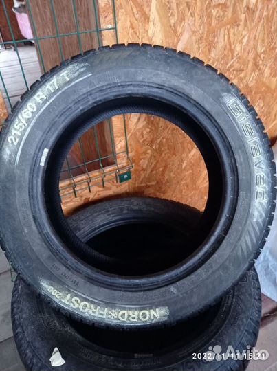 Gislaved Nord Frost 200 215/60 R17