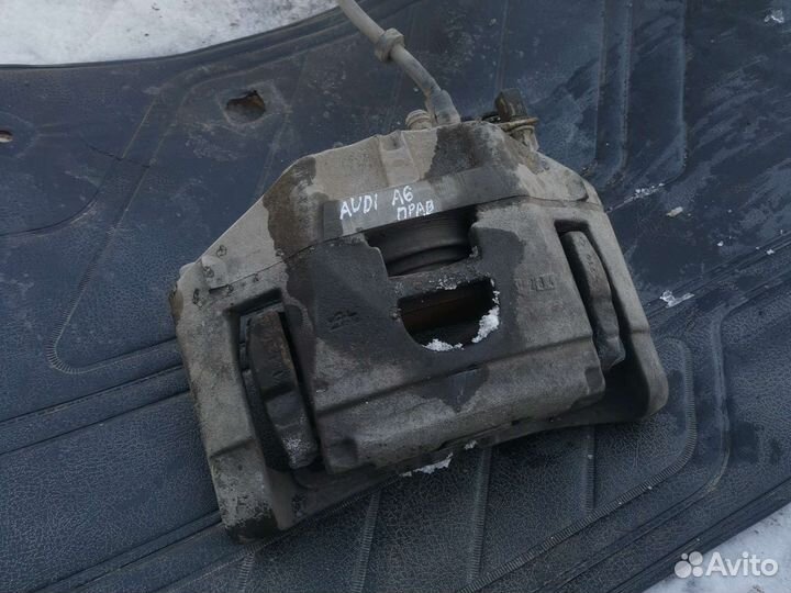 Суппорт передний правый Audi A6 C6