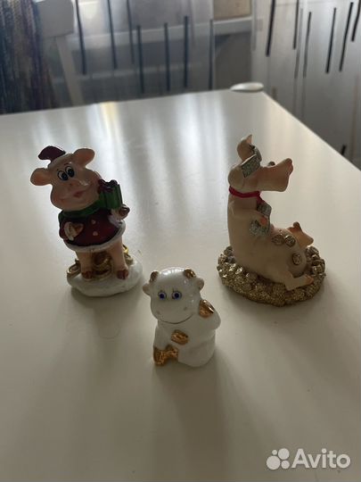 Фигурки свинок