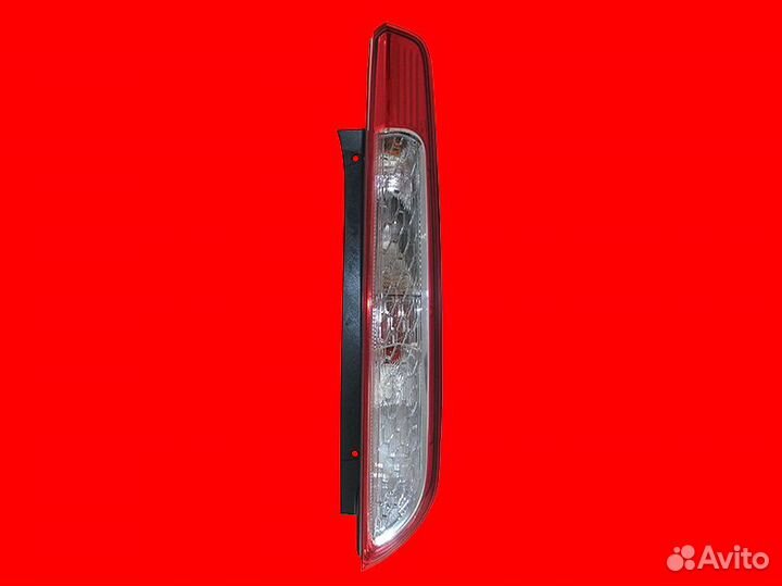 Фонарь левый Ford Focus II