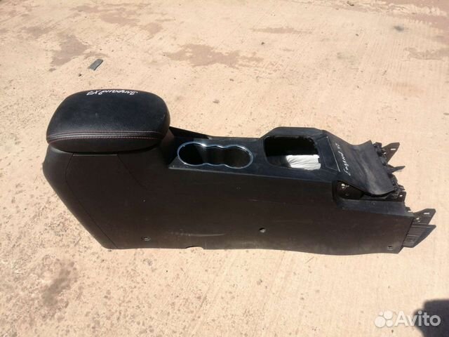 Подлокотник Geely Emgrand X7