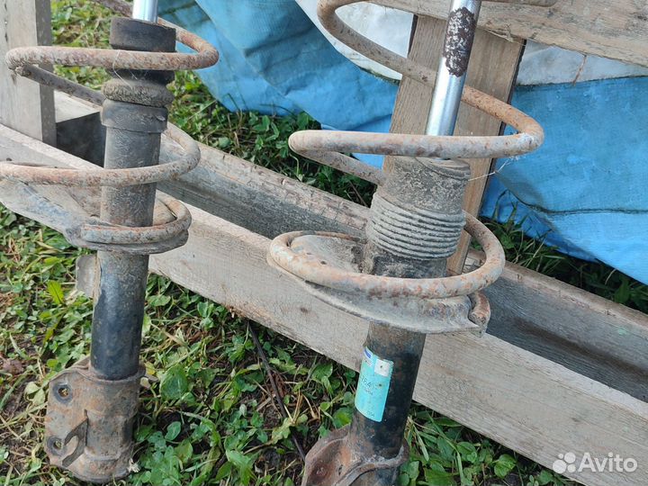 Фиат Пунто стойка передняя