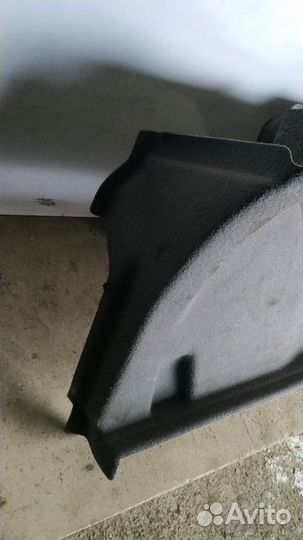 Обшивка багажника правая Volvo S40 2004-2012
