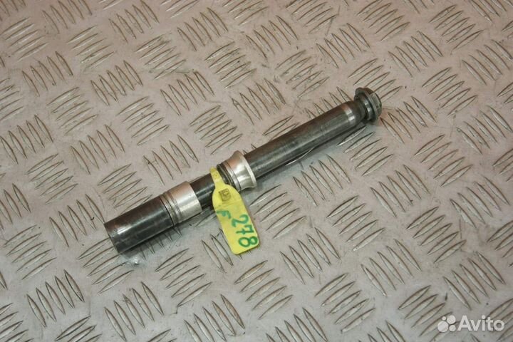 Ось переднего колеса Yamaha YZ250