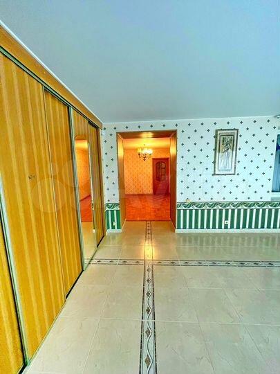 4-к. квартира, 137,8 м², 2/9 эт.