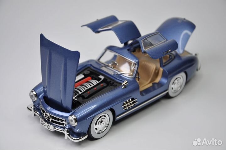 Модель автомобиля Mercedes-Benz 300SL 1954 металл