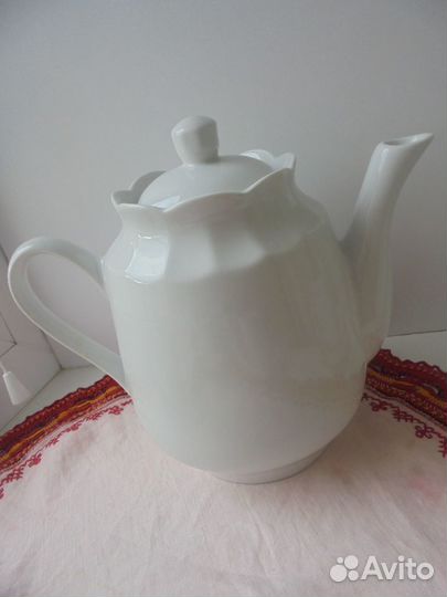 Чайн наб фарф Белье чайник 1,75 л+ сах+ 4 чай пары