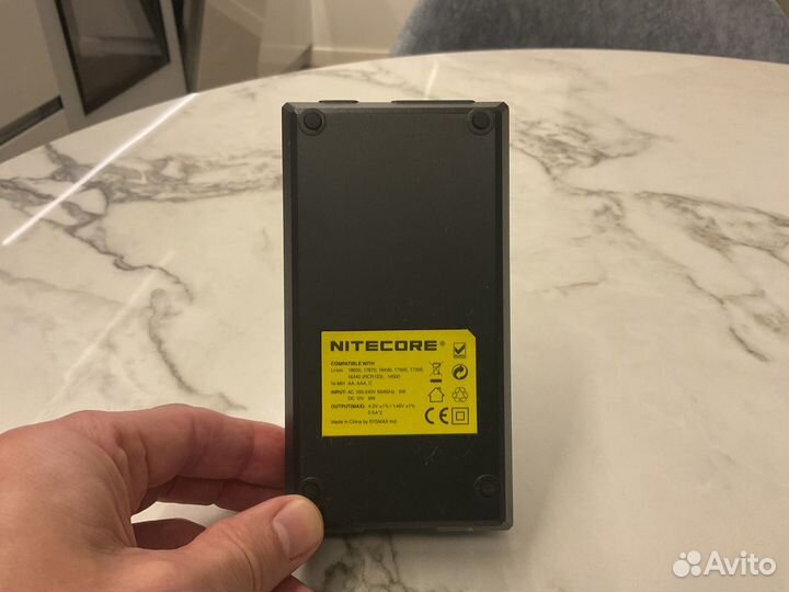 Зарядное устройство nitecore Intellicharger i2