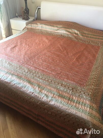 Покрывало на кровать 2,30 х 2,75 Индия