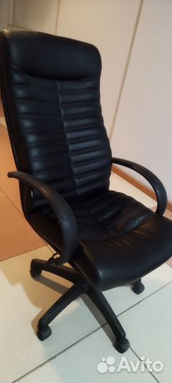 Офисное кресло руководителя бу кожаное