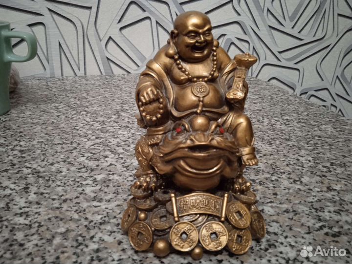 Статуэтка Будды на денежной лягушке