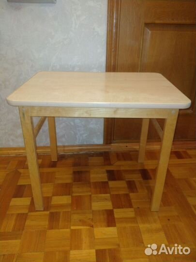 Столик деревянный детский