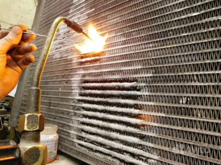 Сварка ремонт радиатора. Пайка радиаторов. Сварка алюминия аргоном радиатора. Сварка алюминиевых радиаторов автомобилей. Сварка аргоном радиатора от газ 53.