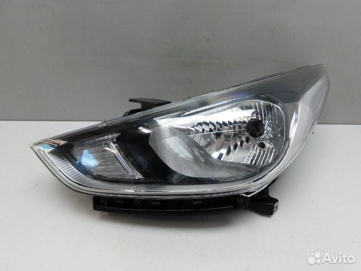 Фара левая Hyundai Solaris