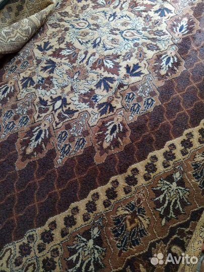 Ковер в отличном состоянии, натуральная шерсть