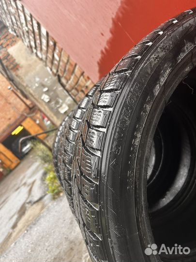 Dunlop SP Winter Ice 02 245/40 R20 и 275/35 R20 102T