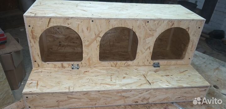 Гнездо для кур с яйцесборником