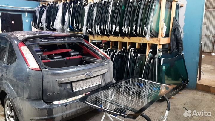 Заднее стекло Форд Фокус 2