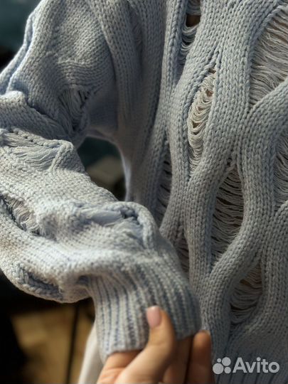 Свитер женский