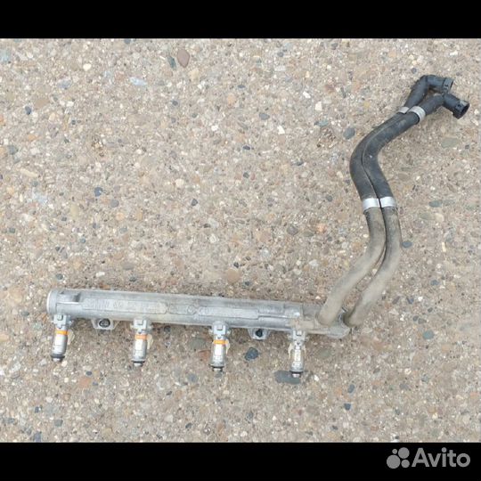 Рейка топливная/форсунка Skoda Octavia 1.4 BCA