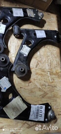 Рычаг передней подвески лопух Opel Corsa