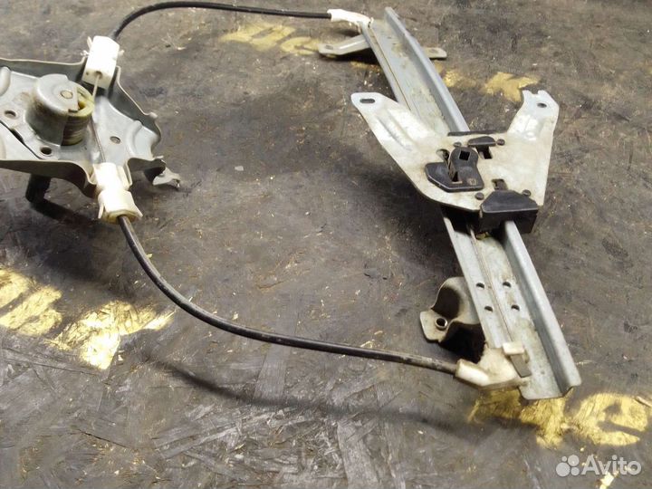 Стеклоподъемник задний левый правый Primera P11
