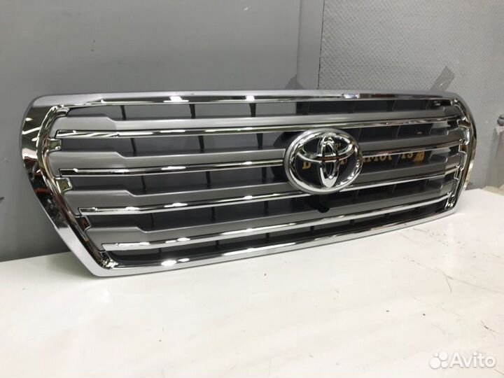 Решетка радиатора Toyota Land Cruiser 200