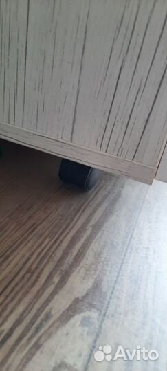 Письменный стол с верхним шкафом